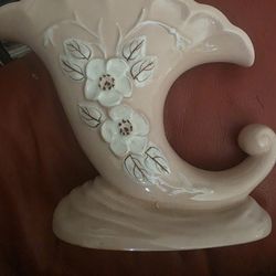 1940's Hull Art Pottery R-13 8 1/2