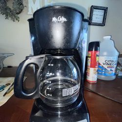Mr. Coffee 12-Cup Coffee Maker ☕ — Works Great!