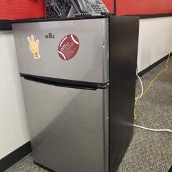 Mini Fridge And Freezer. 3.1 Cu Ft