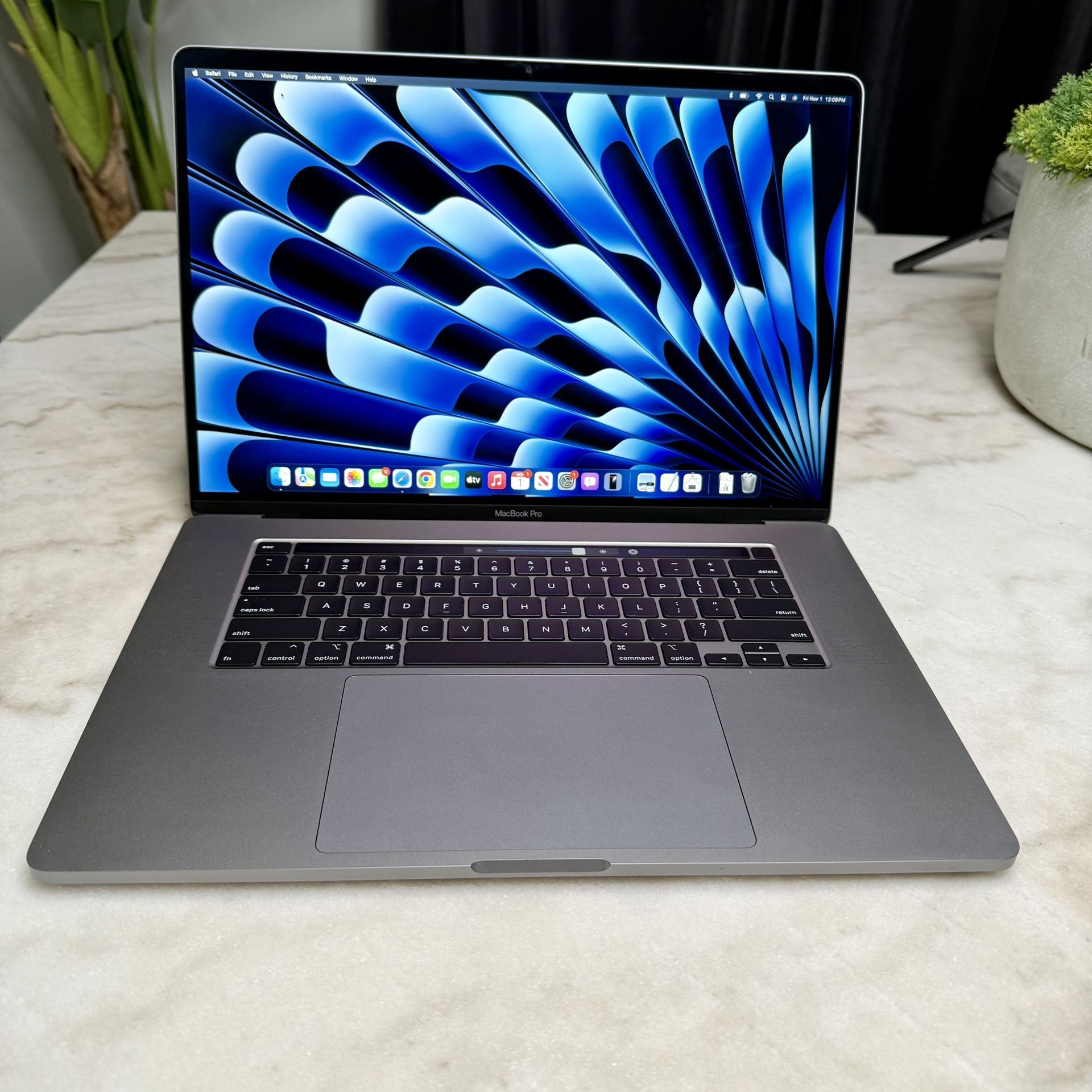 MacBook Pro i7 2.6GHz 16" (Late 2019) 512GB SSD