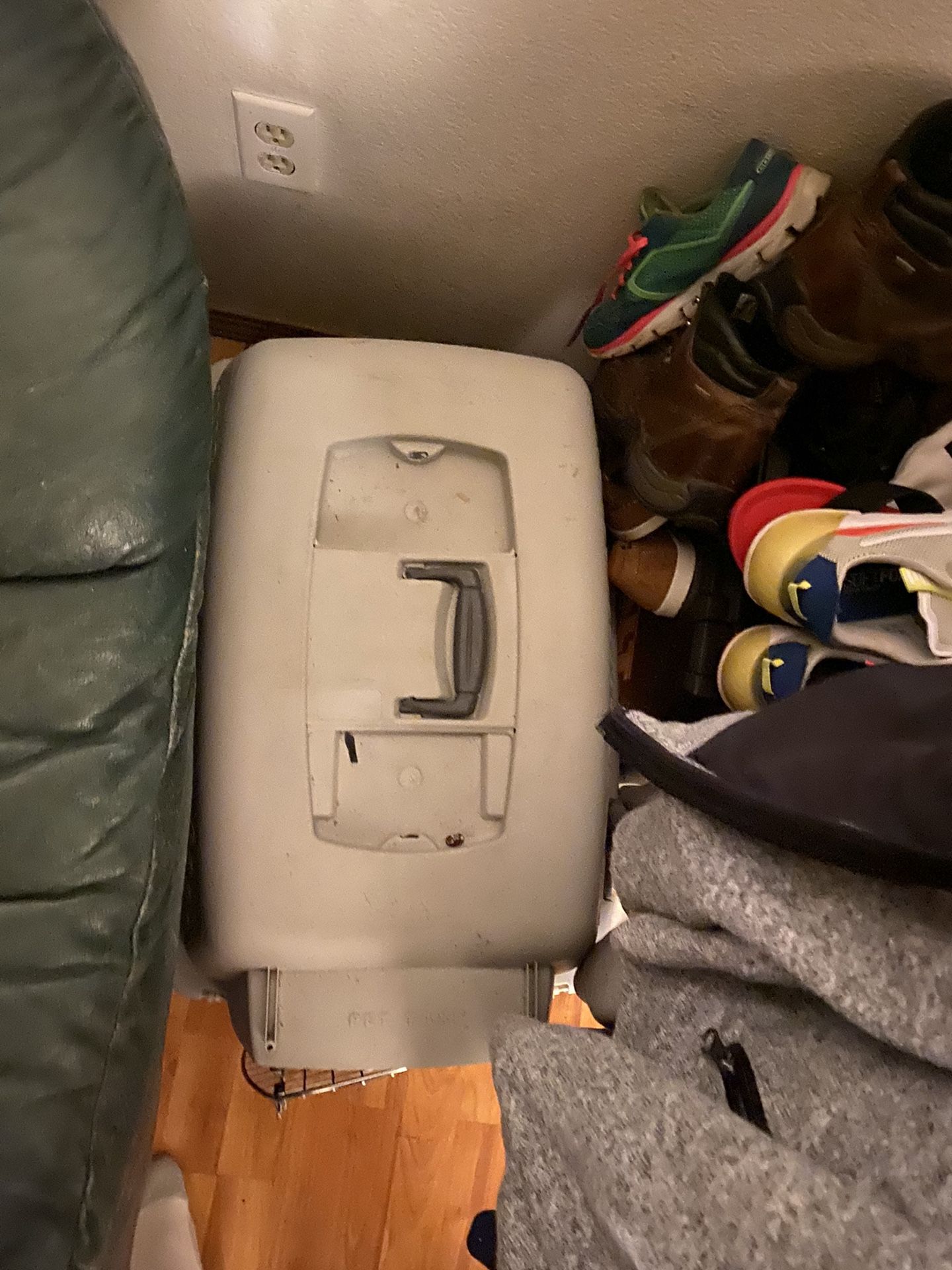 Animal crate/cage trouble