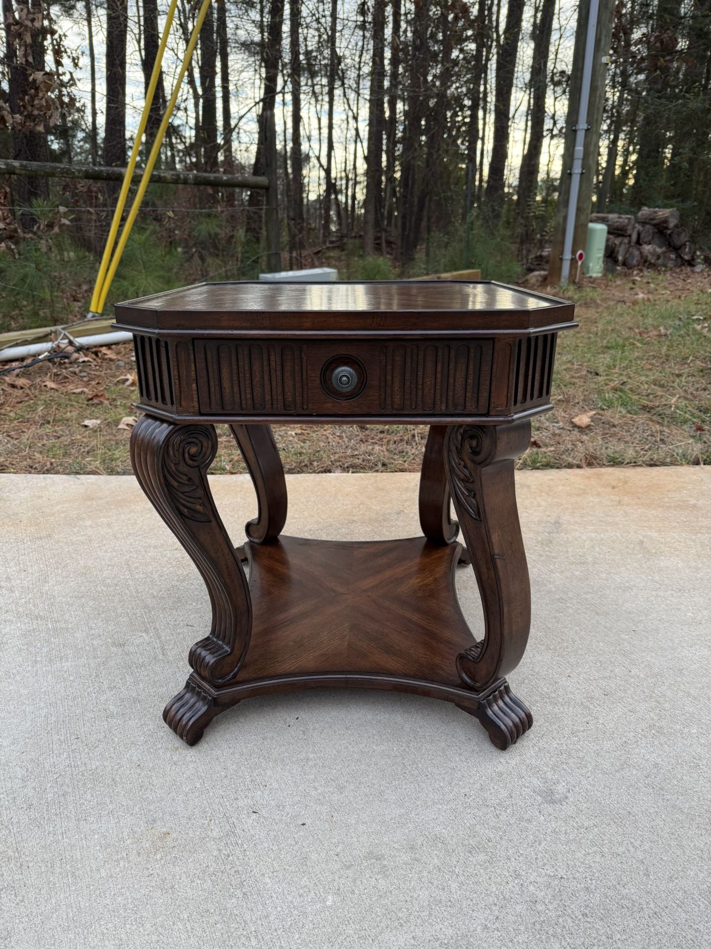 Hammary Accent End Table – Italian Provincial – FREE Delivery