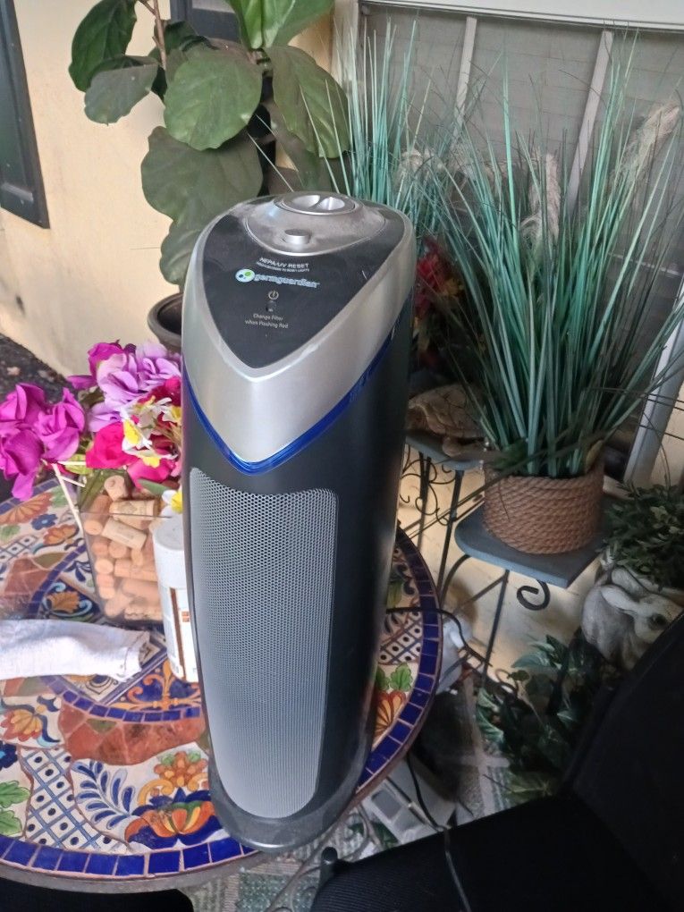Germ Gaurdian Air Purifier Runs Well 20 Final Price...