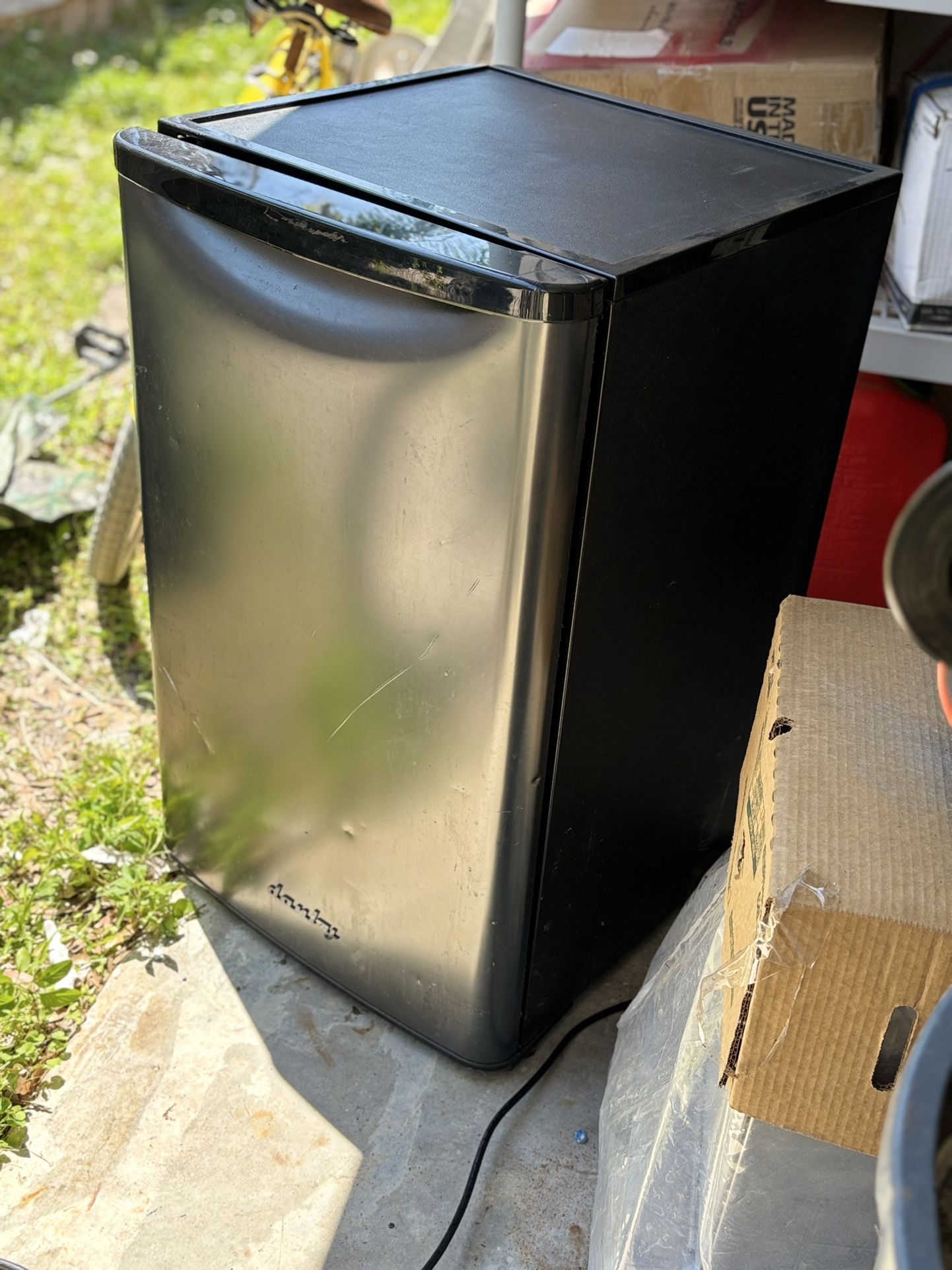 Darby Mini fridge
