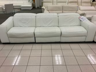 Ashley HomeStore OUTLET AND CLEARANCE