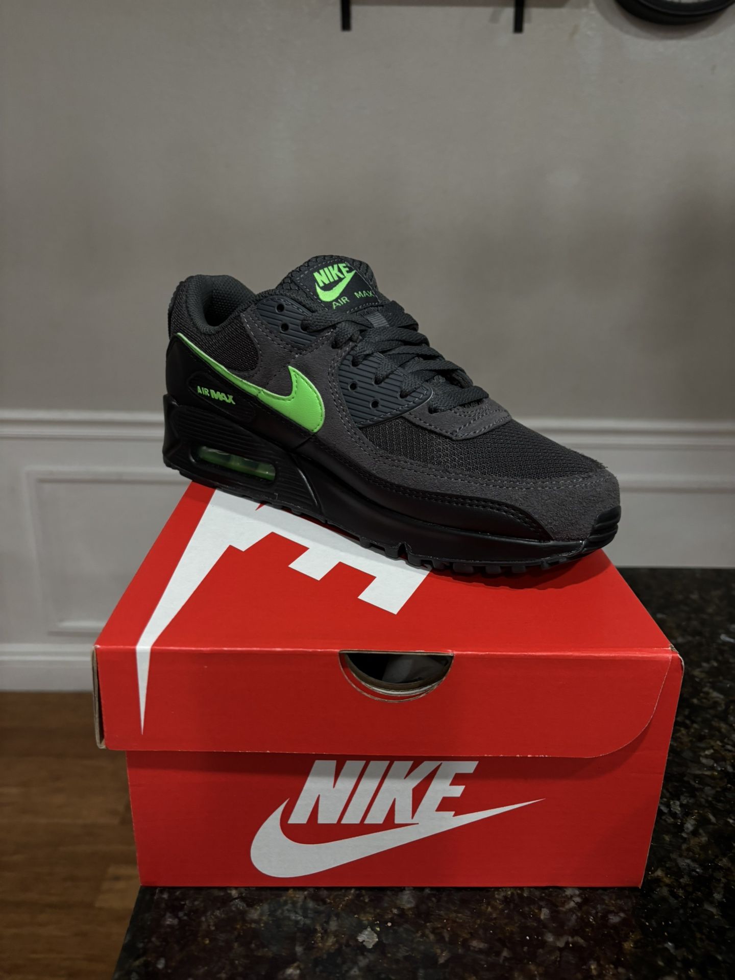 Nike Men’s  Tenis Shoes Air Max 90 