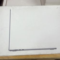 MacBook Air M2 8ram 256gb 15in.