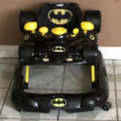 PRACTICALLY NEW BATMAN BABY ACTIVITY WALKER MUSIC AND LIGHTS WORKS 