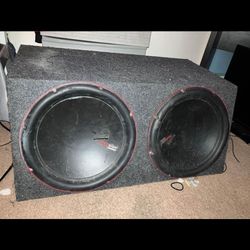 2 Audiopipe 15in Subwoofer’s In Box