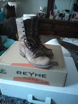 Women's brown lace up boots size 8