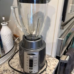 Oster Blender   Crushes Ice, Smoothies Etc 
