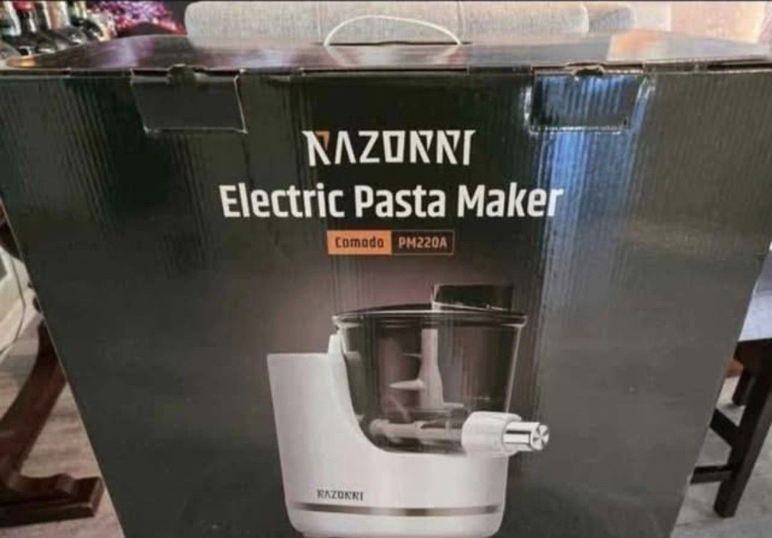 NEW Electric Pasta And Noodle Maker