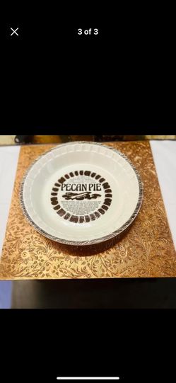 Pecan Pie Plate , serve oven and table. (new)