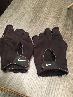Nike fitdry gloves