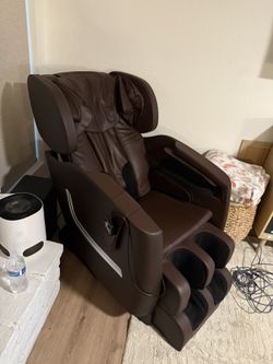 Massage Chair! Fully Functional!! Has minor tear that’s covered with headrest - see pics 