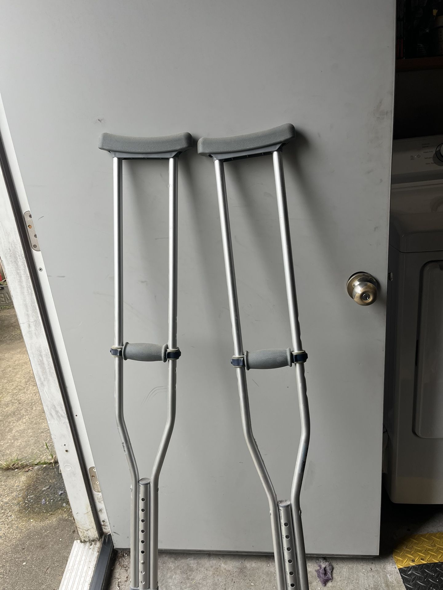 Crutches 