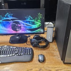 Custom Gamer PC With Ultra Wide 29" Monitor