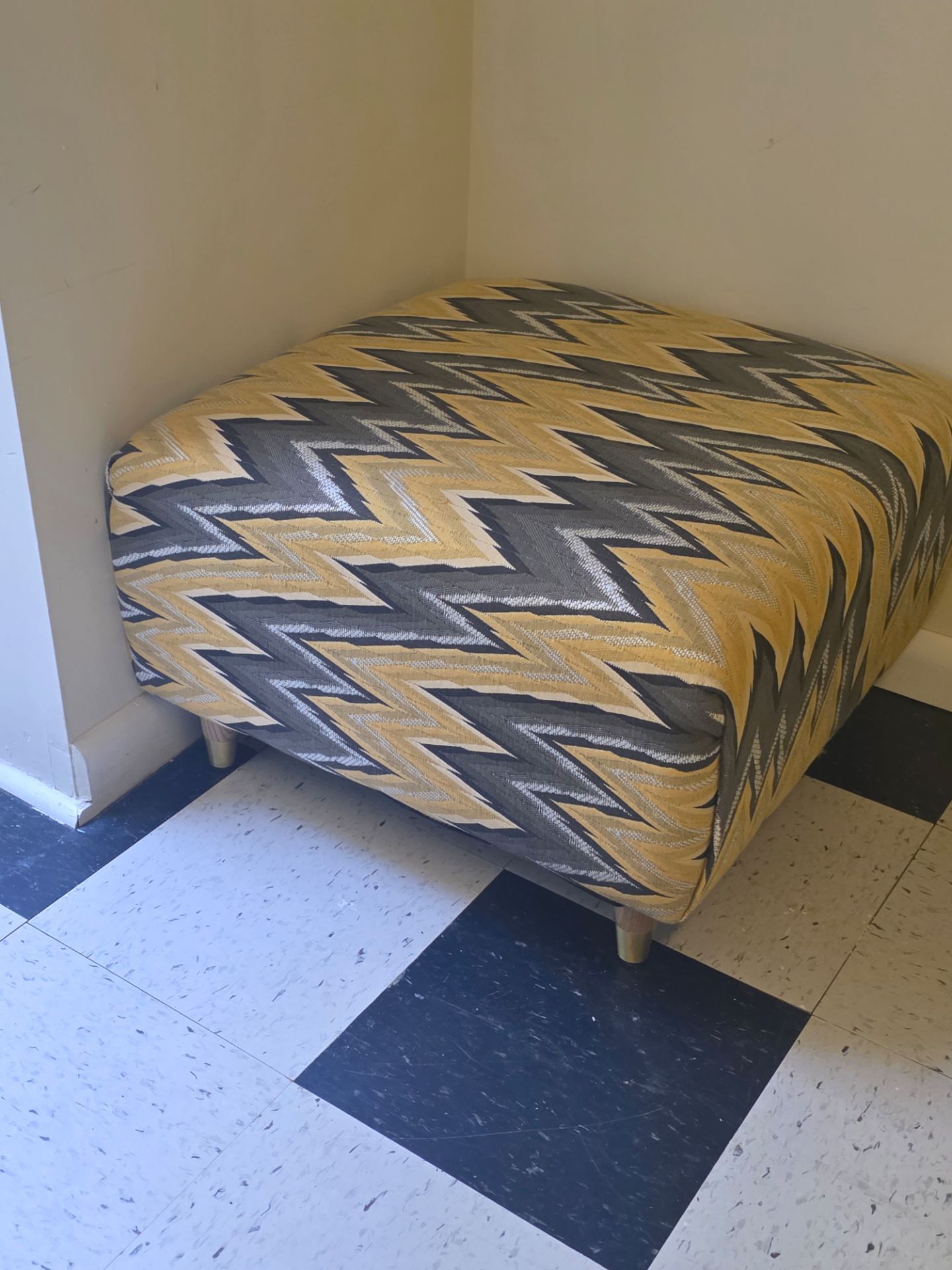Gorgeous yellow ottoman