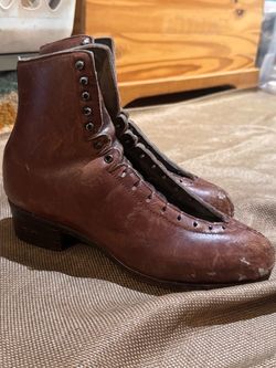 Harlick Custom Ice boots. Approximately Womens size 10?