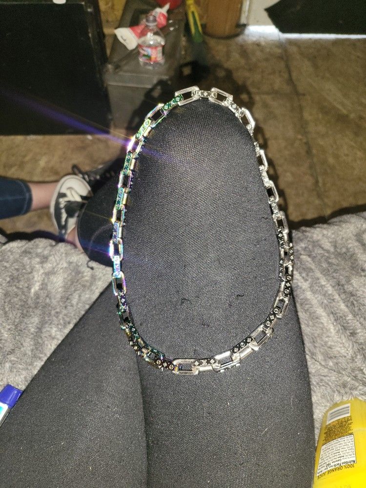 Louis Vuitton Chain Link Necklace for Sale in Santa Ana, CA - OfferUp