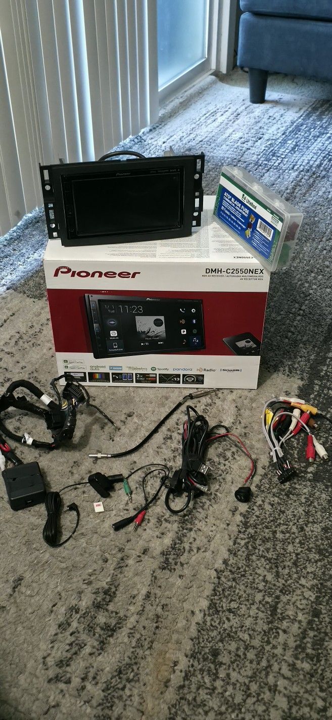 pioneer DHM-C2550NEX..WITH CHEVY WIREHARNESS AND USB EXTENDER
