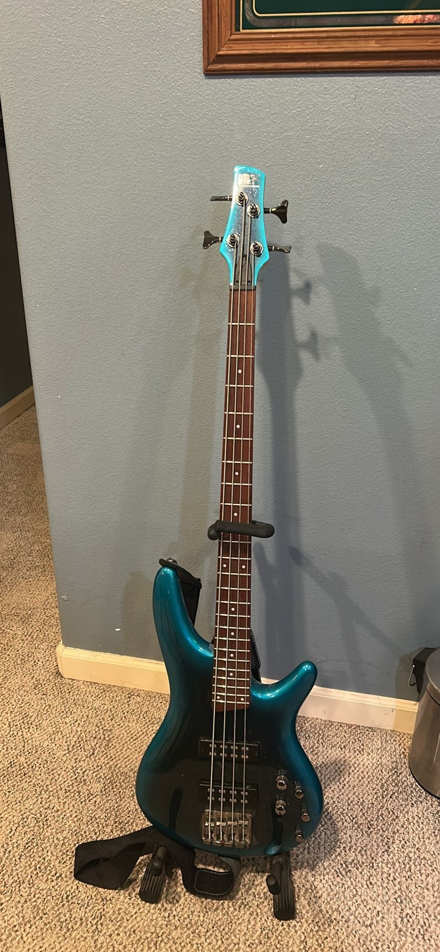Bass Guitar (280-260 )
