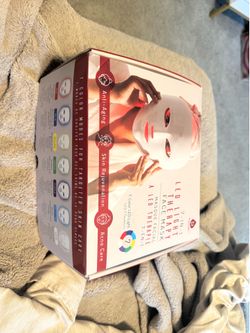 Light therapy mask