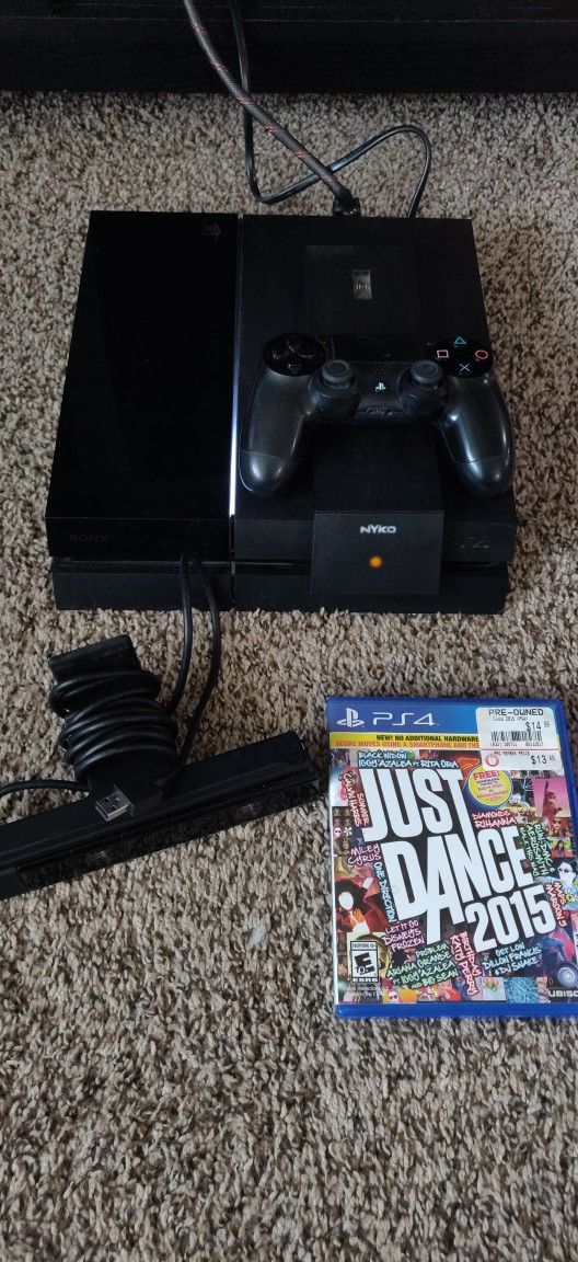 PS4 With Charging Dock, Camera & Game