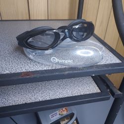 Brand New Olympic Nation Googles For Swimming Or Bike Riding  Only 15$