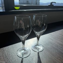 Pair of Libbey Master’s Reserve Wine Glasses, 8” Tall