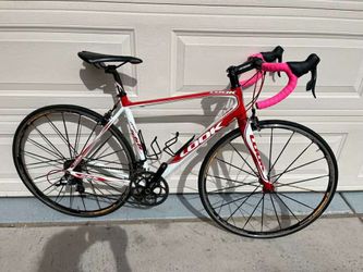 LOOK Rival French Engineered Racing Bike.