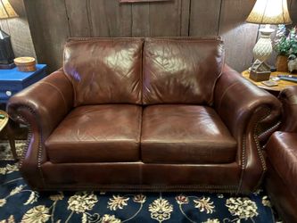100% Premium leather loveseat