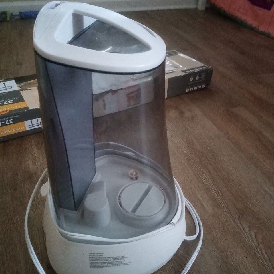 Humidifier very good condition.