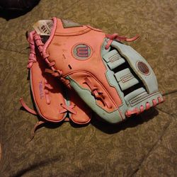 Girls Tball Leather GLOVE BY WILSON 