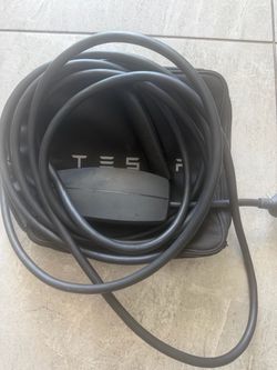 Tesla mobile charger gen 3