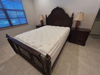 Queen size bed for sale