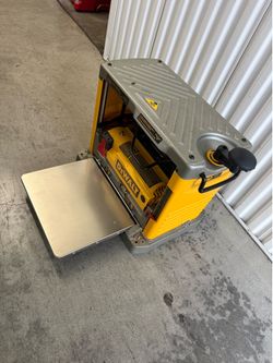 Dewalt Bench Planer