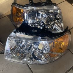 2003–2006 Ford Expedition Headlight 