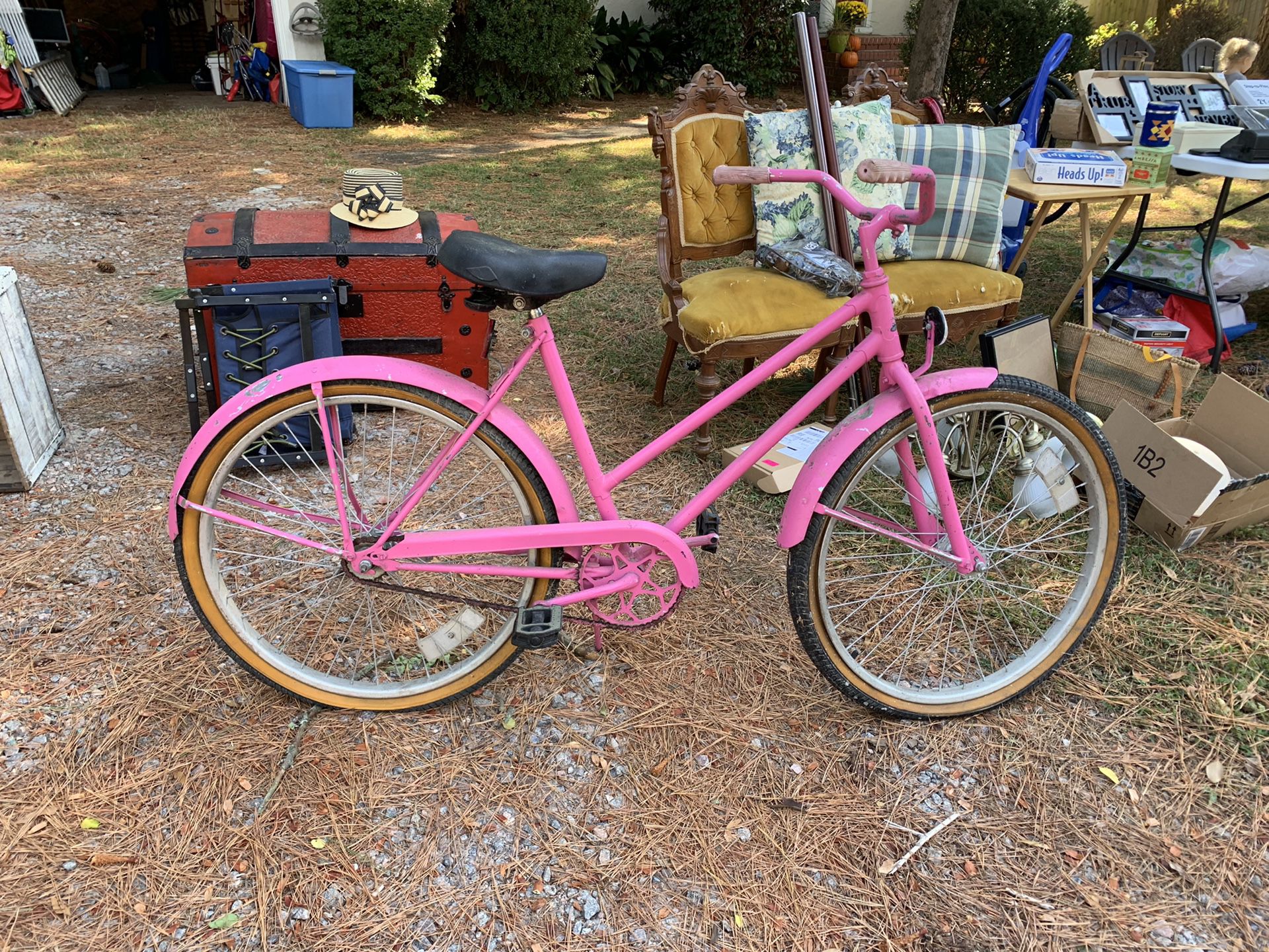 Pink women’s bike