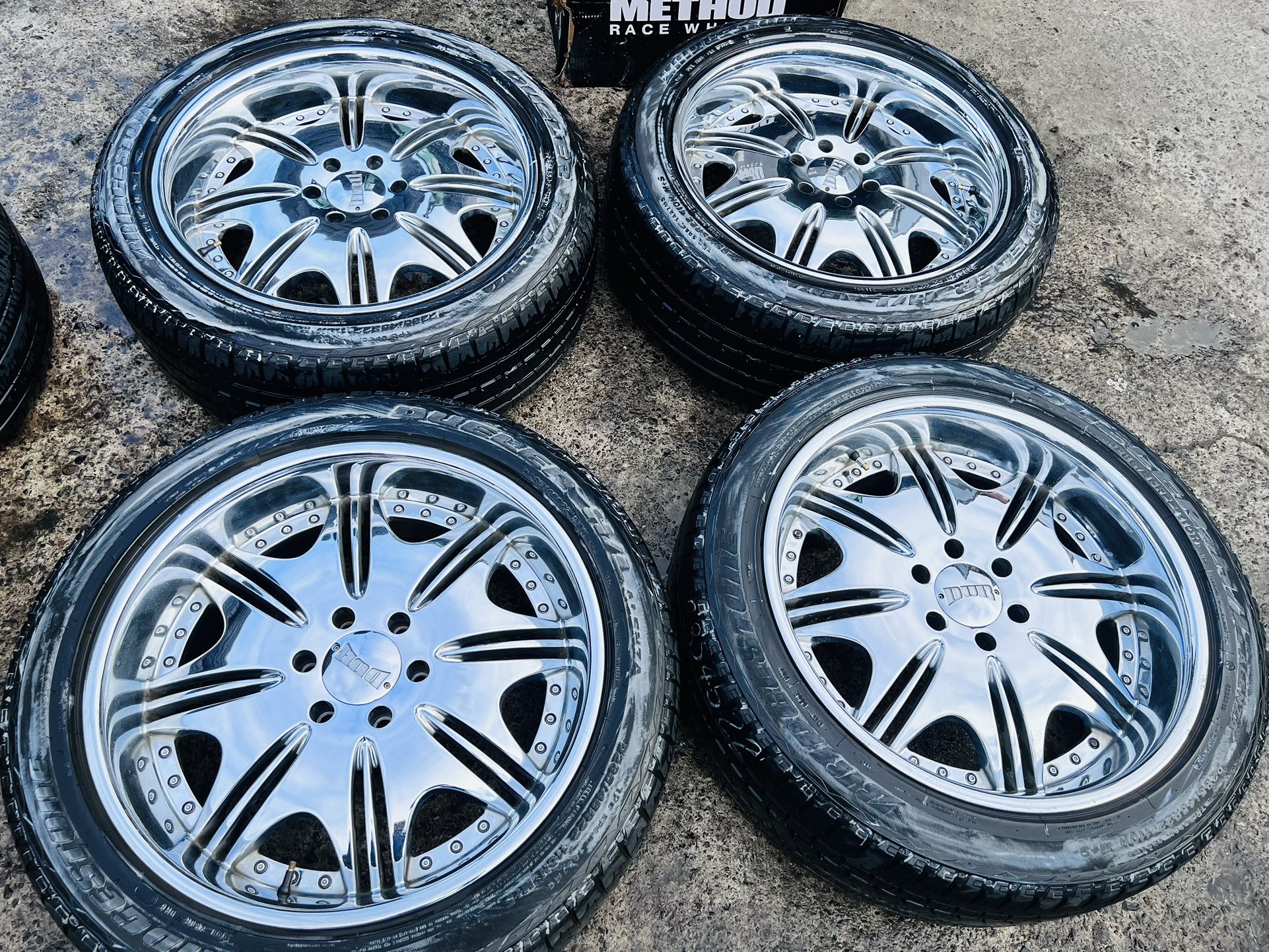 22” Chrome Dub Condo Rims And Tires 6 Lug Chevy GMC for Sale in Modesto, CA OfferUp