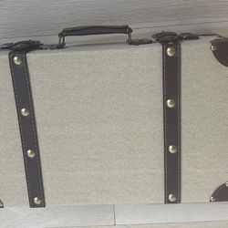 Vintage Style Luggage Case