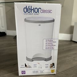 Diaper Dekor Classic Hands-Free Diaper Pail