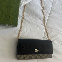 Gucci Wallet With Chain