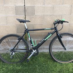 Vintage Trek 7000 Aluminum BLACK Mountain Bike