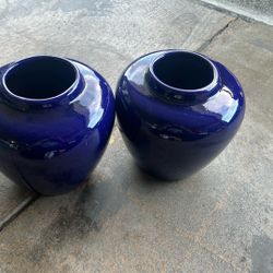 2 Vases 