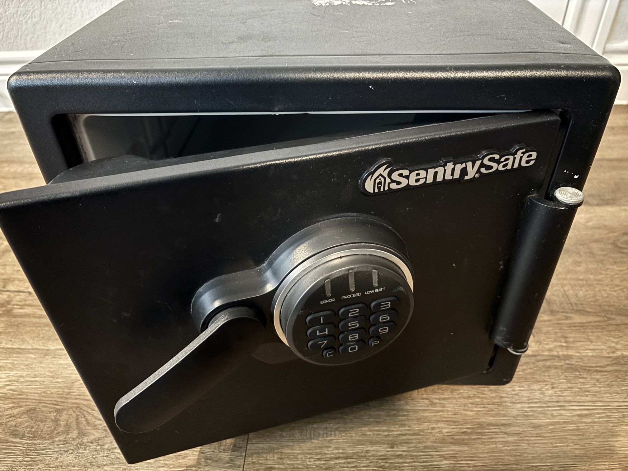 Sentry Safe .82 cu with Digital Key Pad