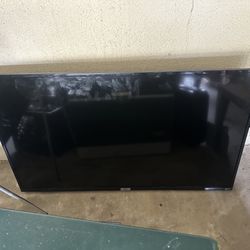 42 Inch Roku TV + Wall Mount