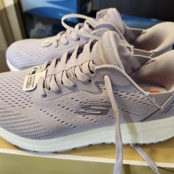 WOMEN SHOES SIZES 7-7.5 ADIDAS  SKECHER  PUMA And GUESS  $30