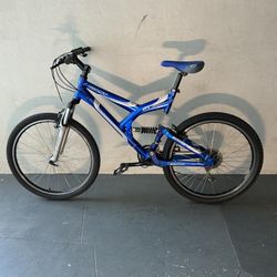 BICYCLE GIANT 24 SPEED SIZE 26 BRAND NEW 