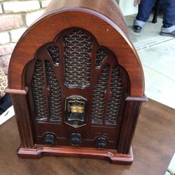 Vintage Looking Radio